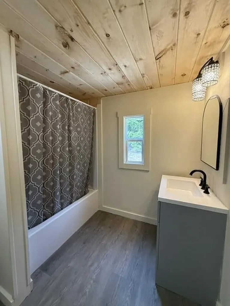 86 Reservoir Road Paris ME 04281