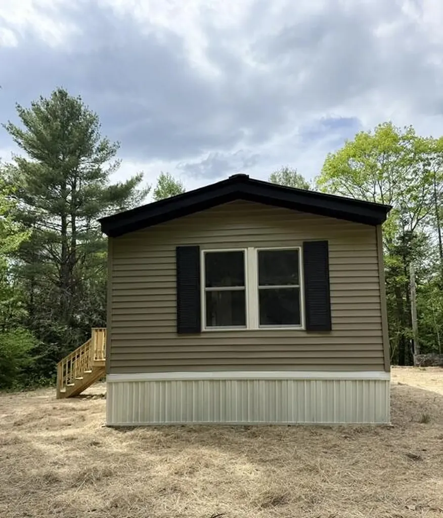 86 Reservoir Road Paris ME 04281
