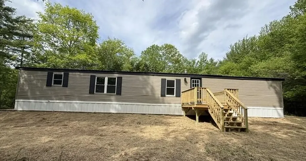 86 Reservoir Road Paris ME 04281