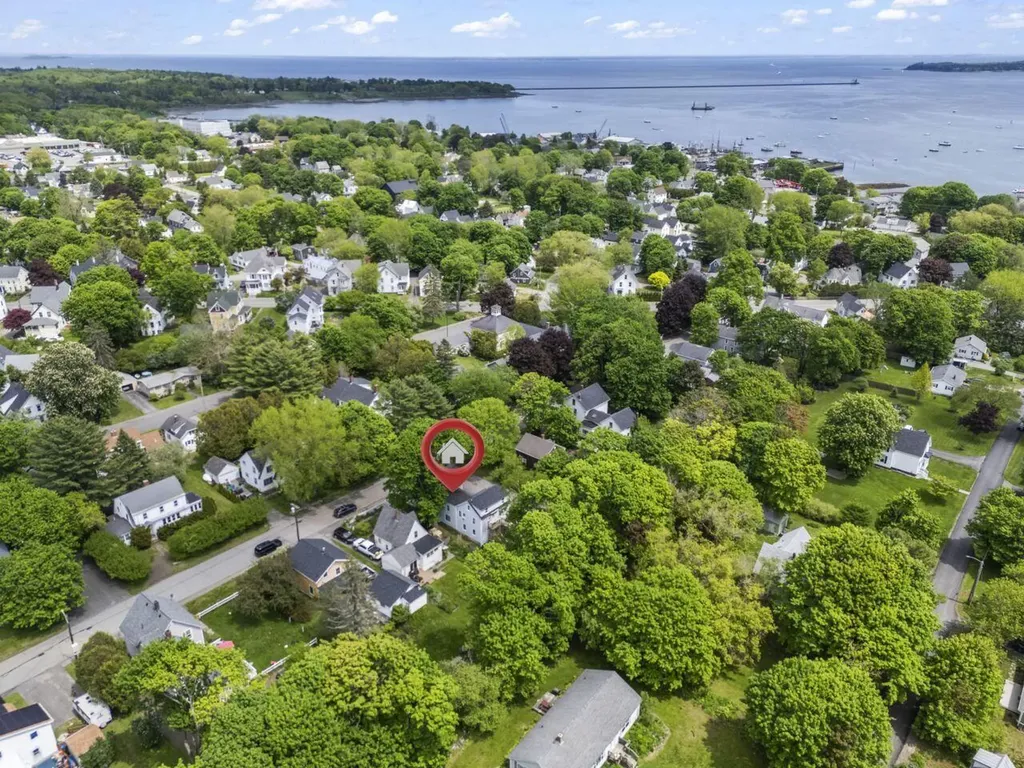 30 Chestnut Street Rockland ME 04841