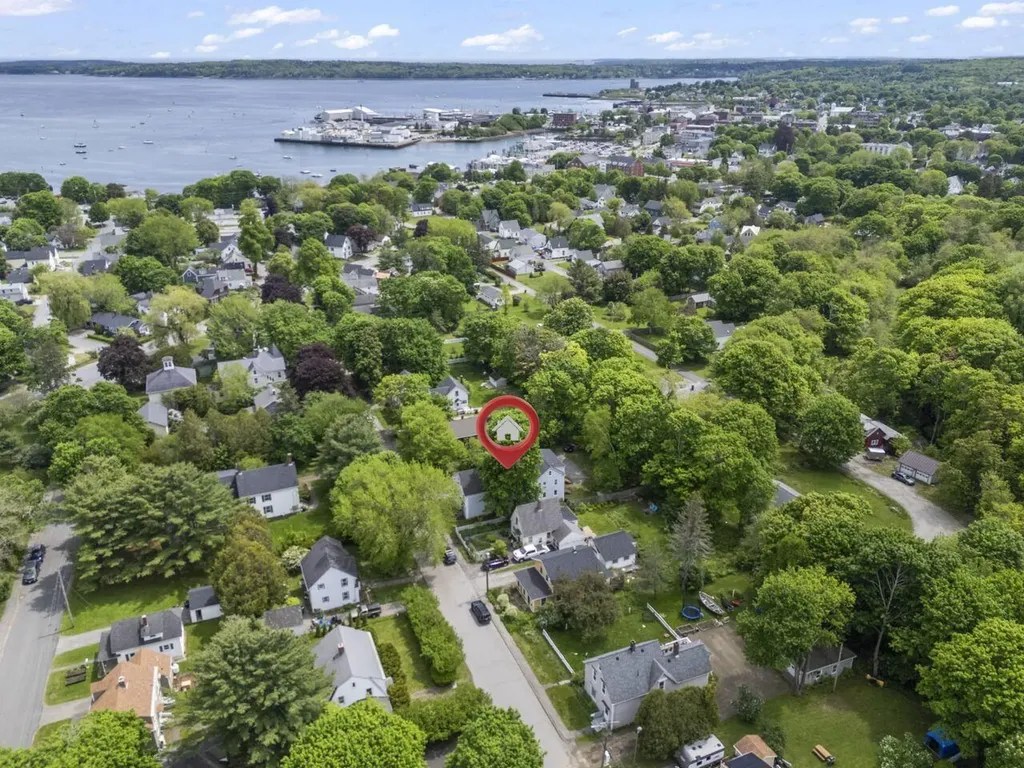 30 Chestnut Street Rockland ME 04841