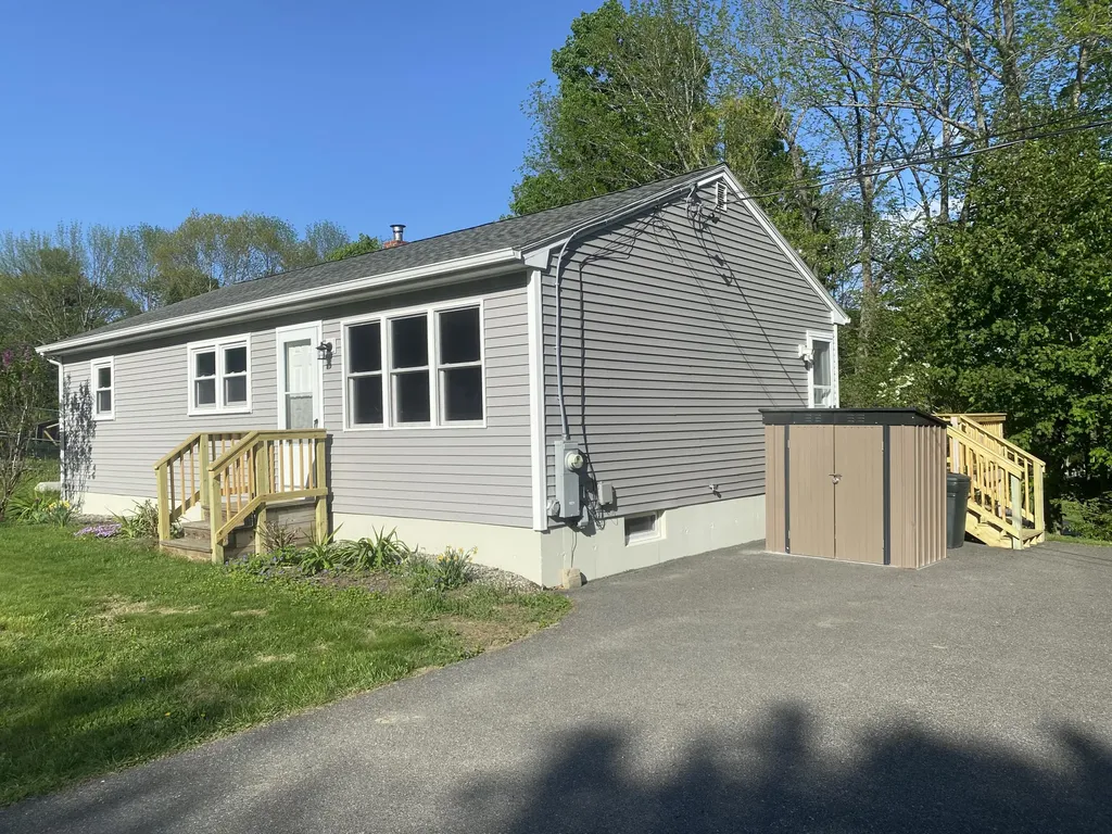 40 Lakeview Drive Oakland ME 04963