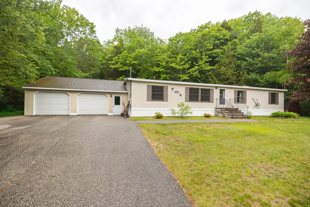 71 Kyle Lane Auburn ME 04210