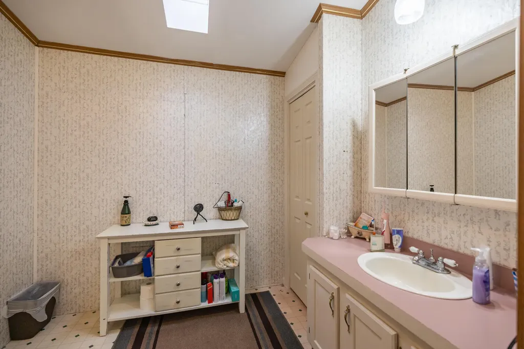 71 Kyle Lane Auburn ME 04210