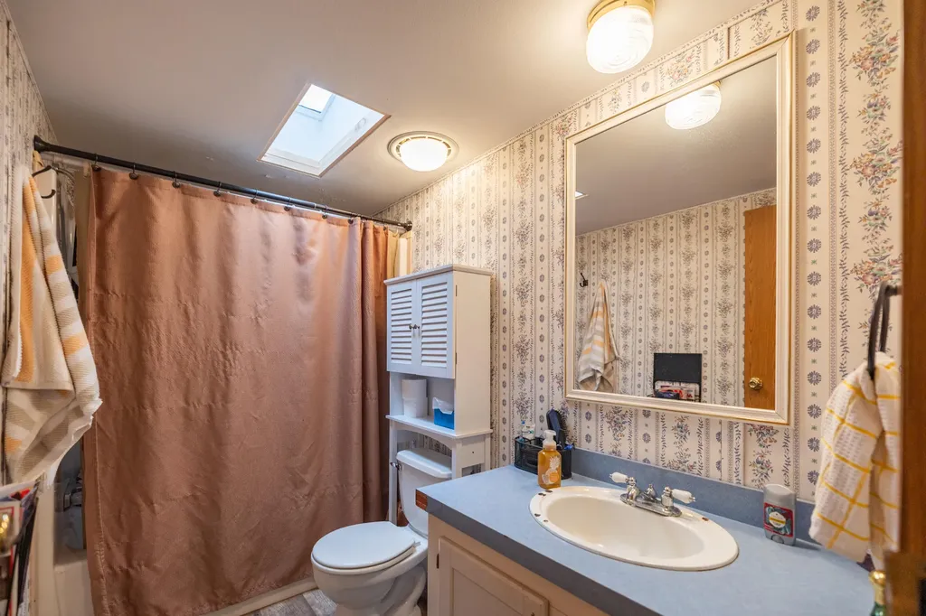 71 Kyle Lane Auburn ME 04210