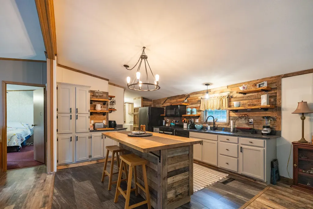 71 Kyle Lane Auburn ME 04210