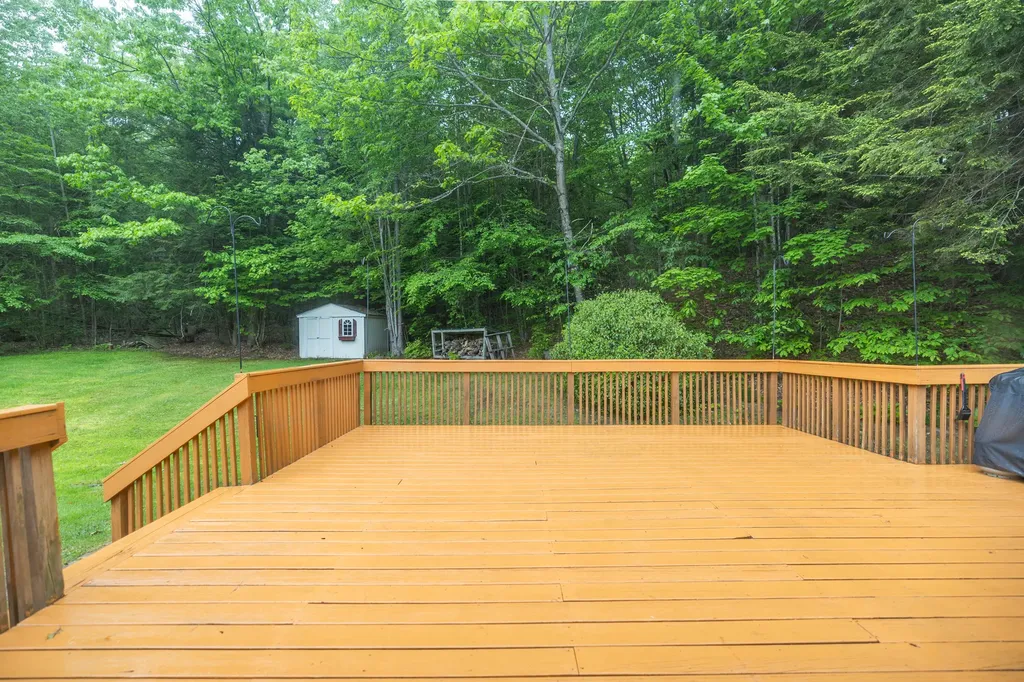 71 Kyle Lane Auburn ME 04210