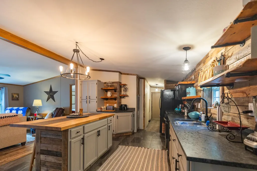 71 Kyle Lane Auburn ME 04210