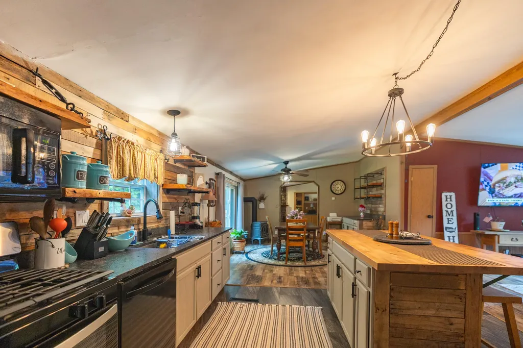 71 Kyle Lane Auburn ME 04210