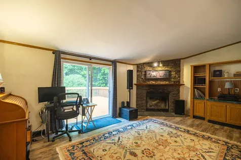 71 Kyle Lane Auburn ME 04210