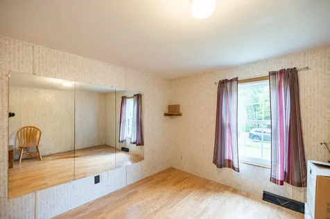 71 Kyle Lane Auburn ME 04210