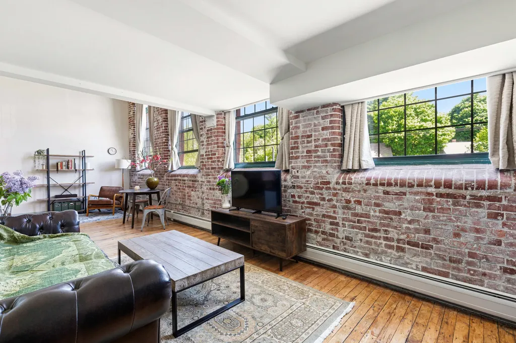 30 Lincoln Street Westbrook ME 04092