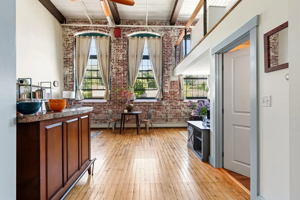 30 Lincoln Street Westbrook ME 04092
