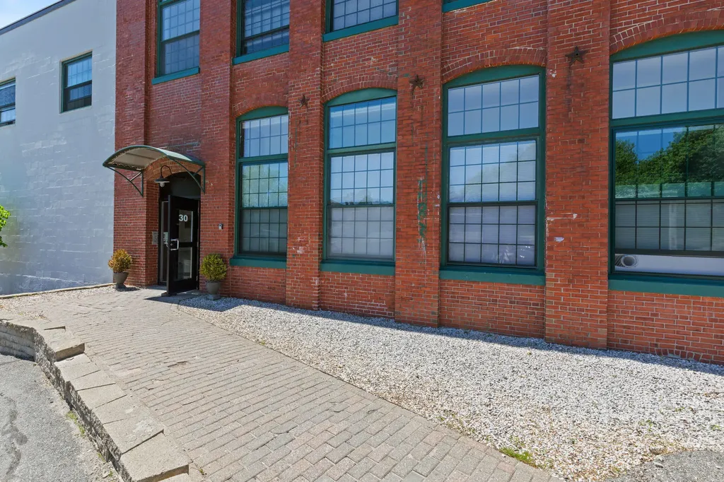 30 Lincoln Street Westbrook ME 04092