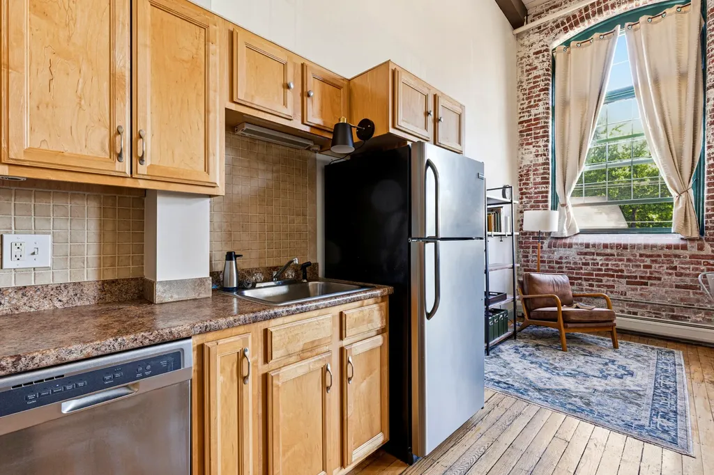 30 Lincoln Street Westbrook ME 04092
