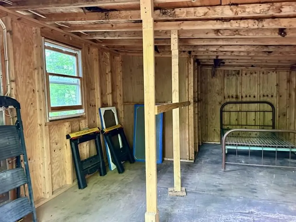 9 Goldfinch Lane Skowhegan ME 04976