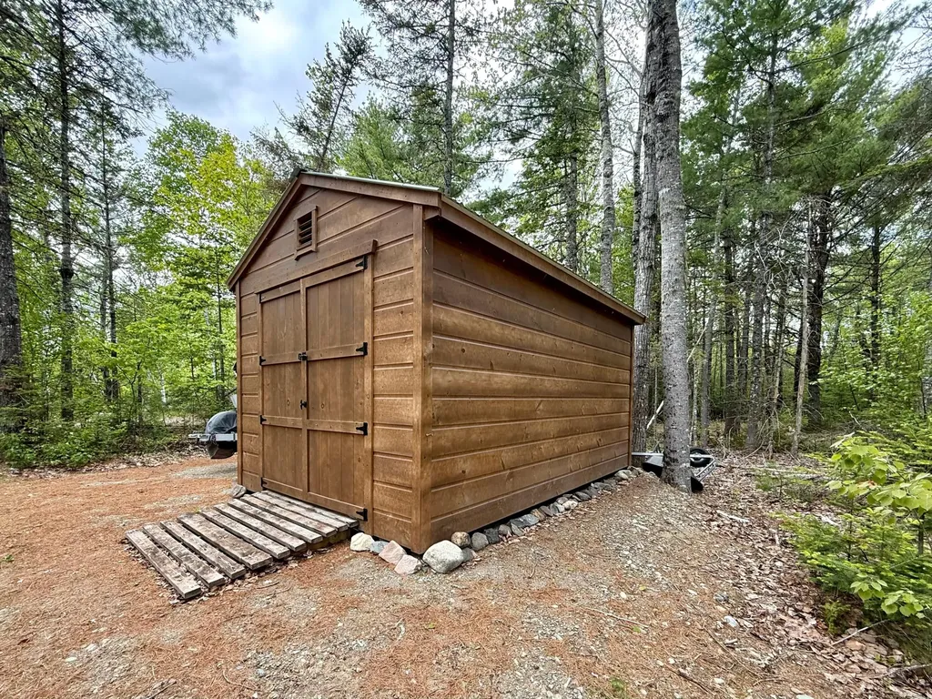 8 Breezy Knoll Lane Baileyville ME 04694