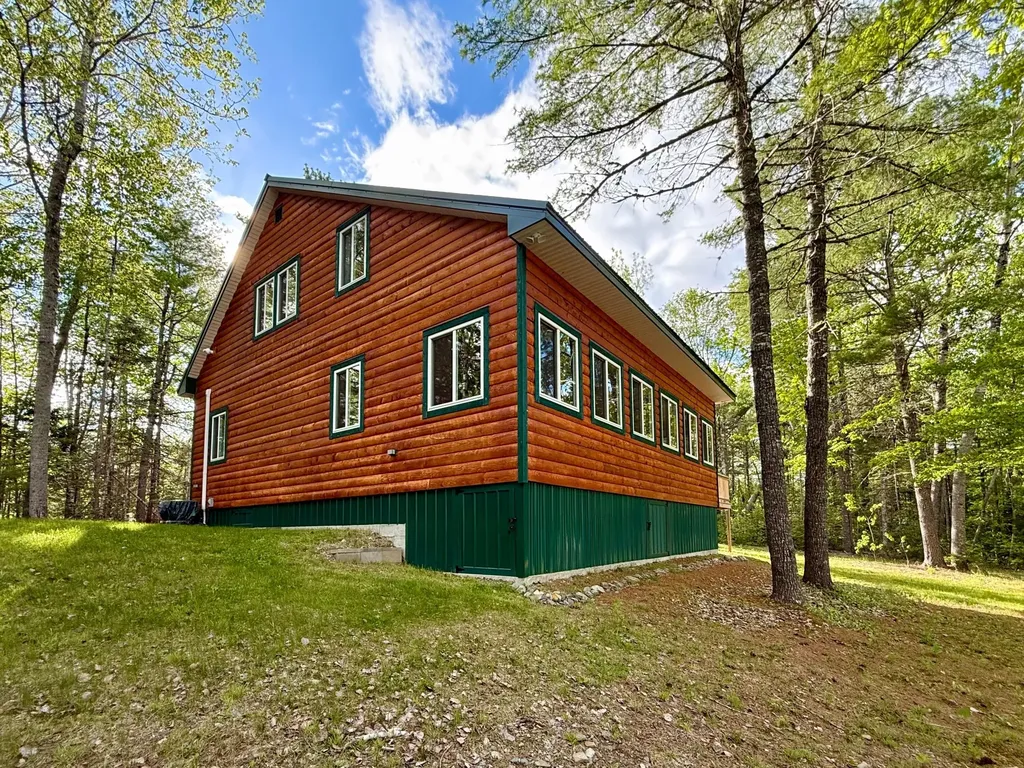 8 Breezy Knoll Lane Baileyville ME 04694