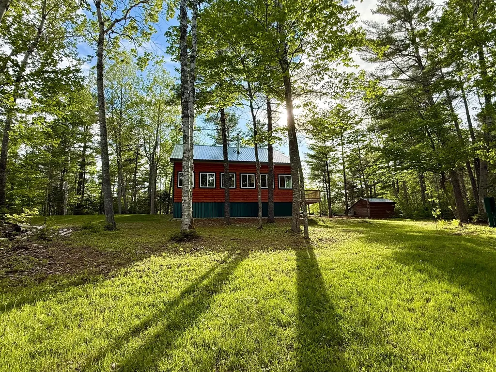 8 Breezy Knoll Lane Baileyville ME 04694