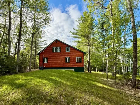 8 Breezy Knoll Lane Baileyville ME 04694