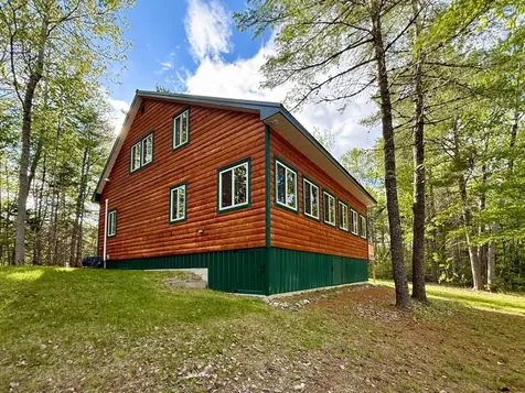 8 Breezy Knoll Lane Baileyville ME 04694