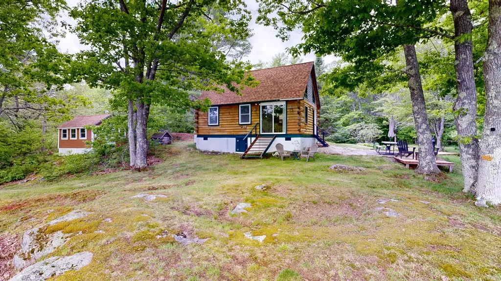 82 Rogers Neck Phippsburg ME 04562