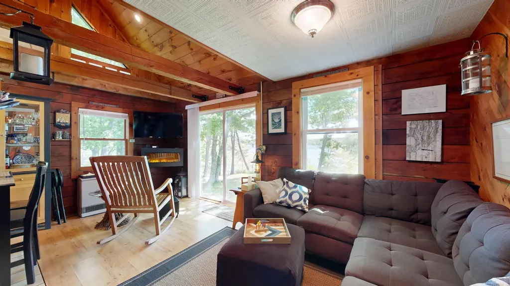 82 Rogers Neck Phippsburg ME 04562