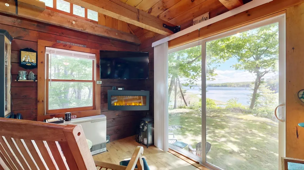 82 Rogers Neck Phippsburg ME 04562