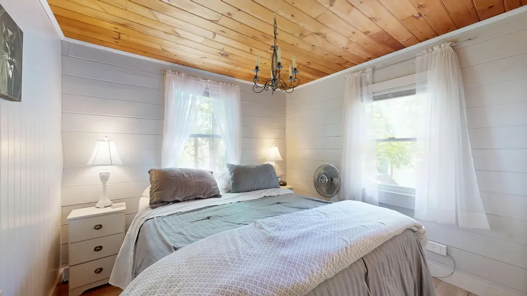 82 Rogers Neck Phippsburg ME 04562