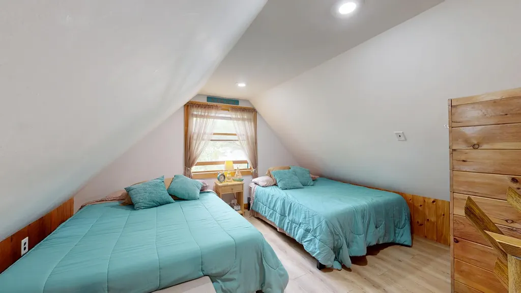82 Rogers Neck Phippsburg ME 04562
