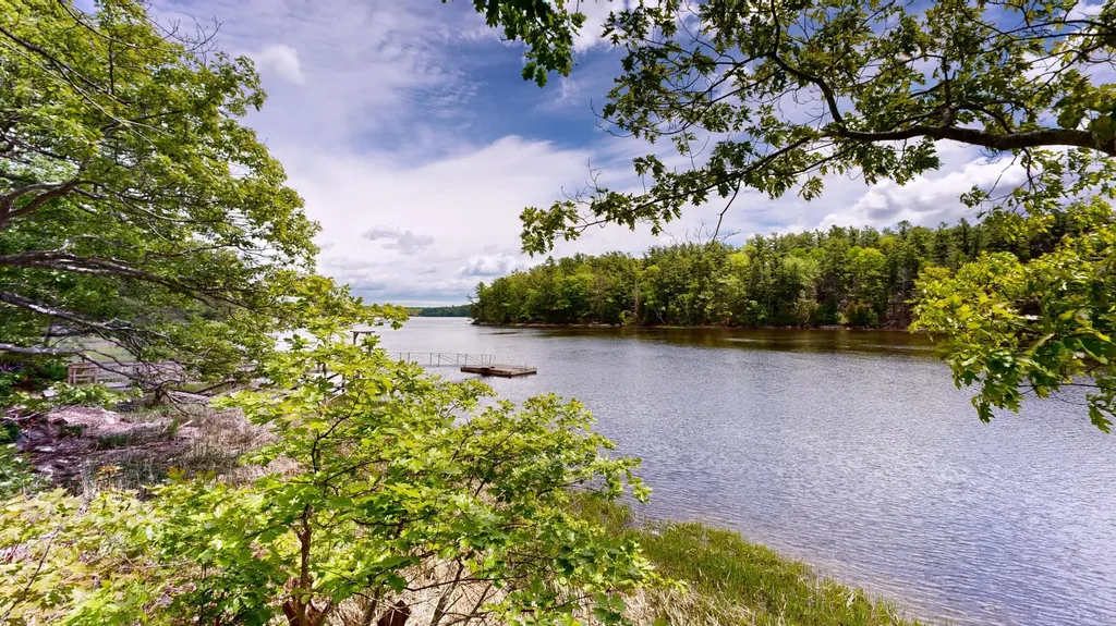 82 Rogers Neck Phippsburg ME 04562