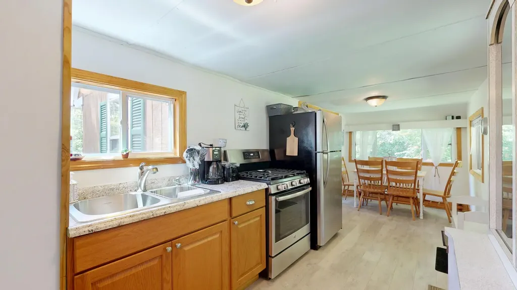 82 Rogers Neck Phippsburg ME 04562