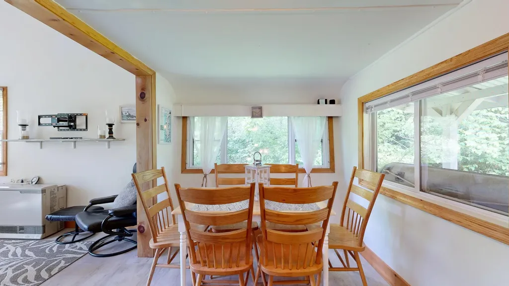 82 Rogers Neck Phippsburg ME 04562
