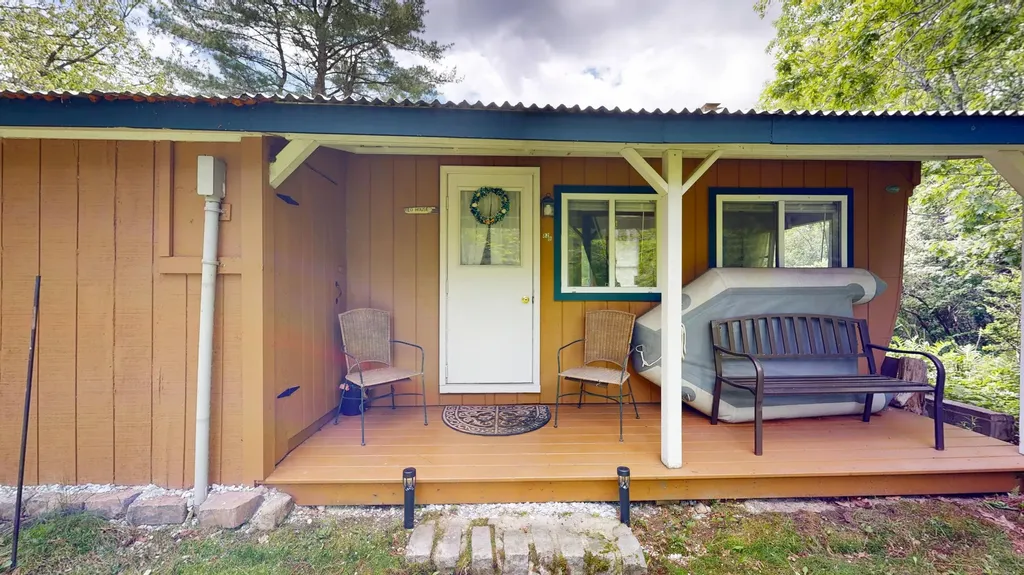 82 Rogers Neck Phippsburg ME 04562