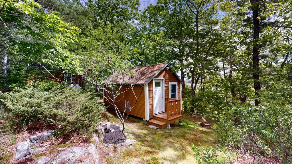 82 Rogers Neck Phippsburg ME 04562