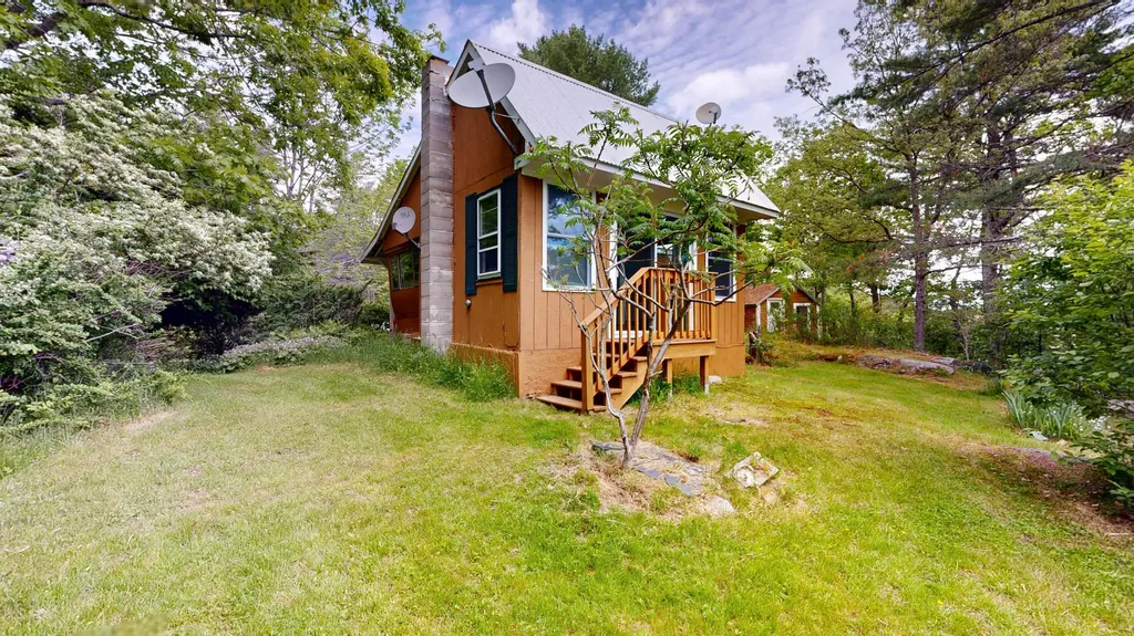 82 Rogers Neck Phippsburg ME 04562