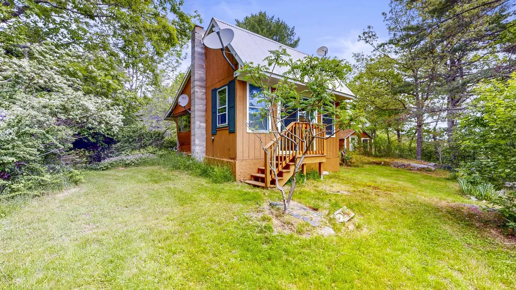 82 Rogers Neck Phippsburg ME 04562