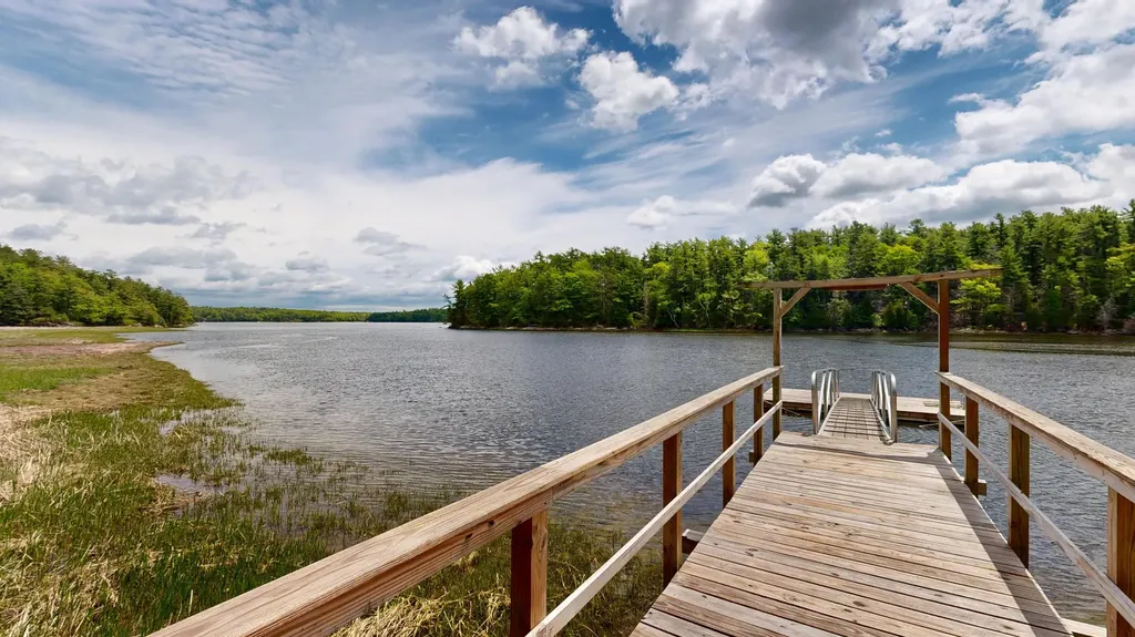 82 Rogers Neck Phippsburg ME 04562