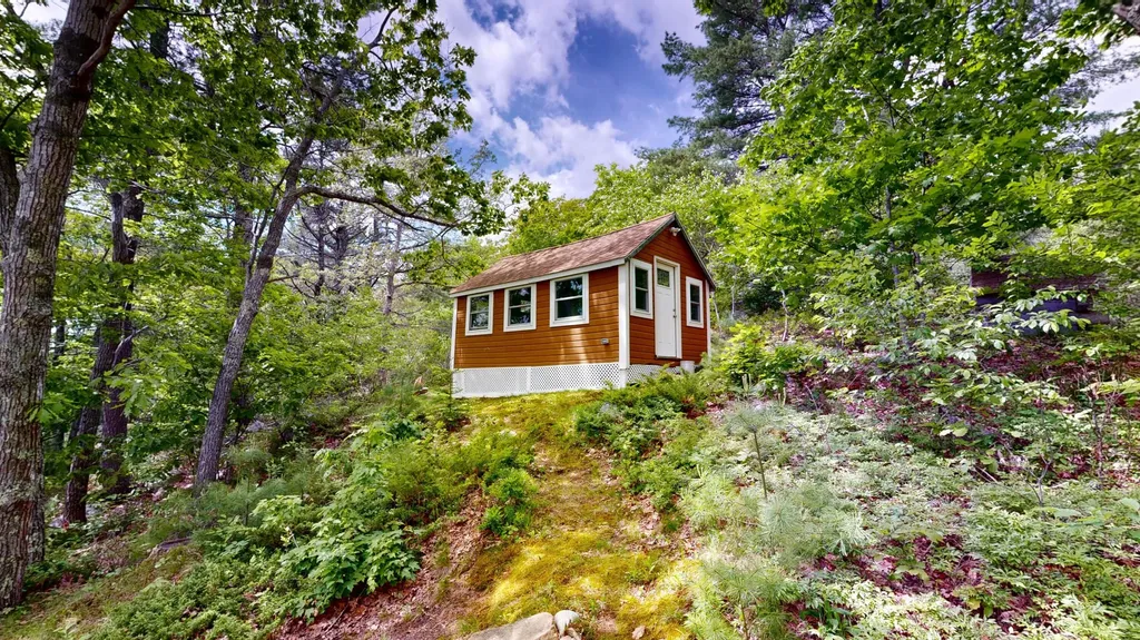 82 Rogers Neck Phippsburg ME 04562