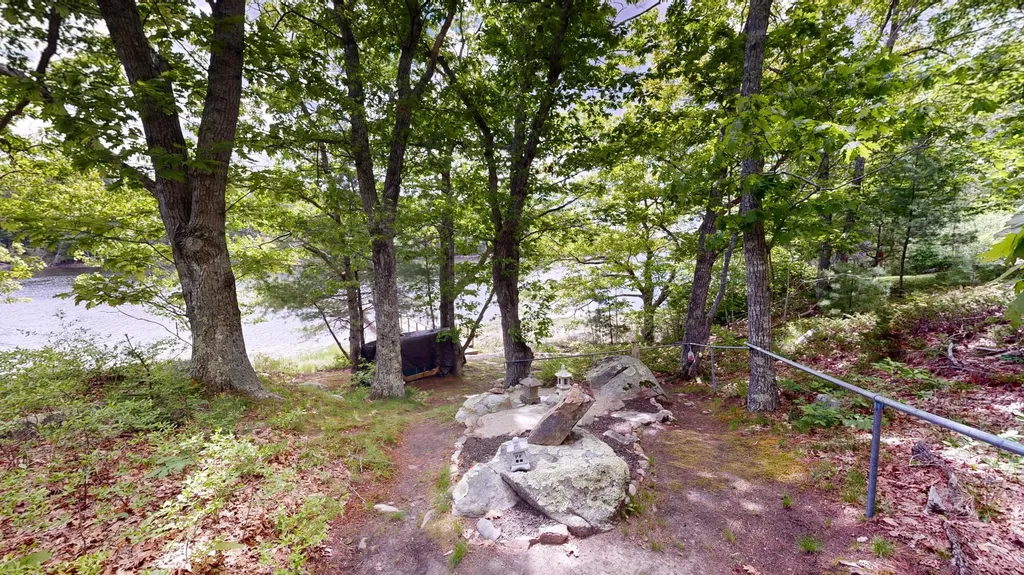 82 Rogers Neck Phippsburg ME 04562
