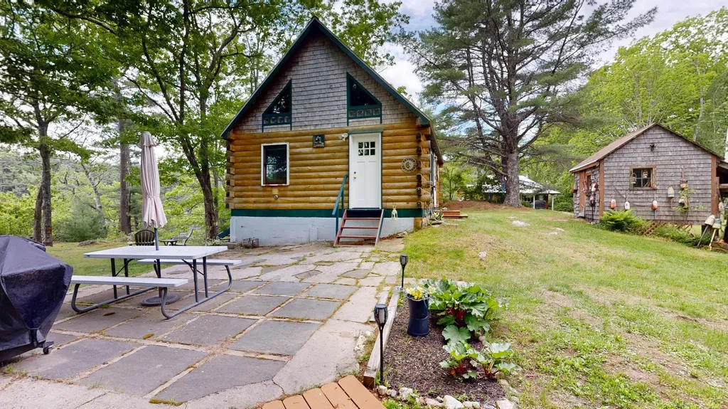 82 Rogers Neck Phippsburg ME 04562