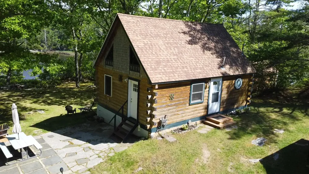 82 Rogers Neck Phippsburg ME 04562