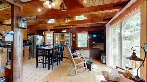 82 Rogers Neck Phippsburg ME 04562