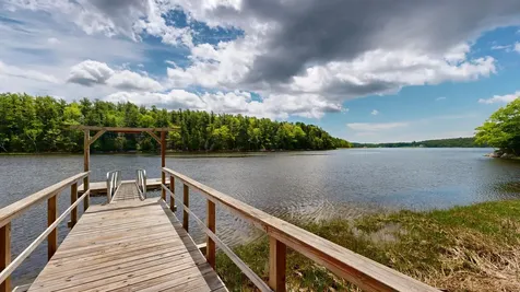 82 Rogers Neck Phippsburg ME 04562
