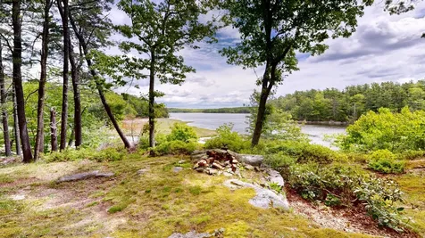 82 Rogers Neck Phippsburg ME 04562