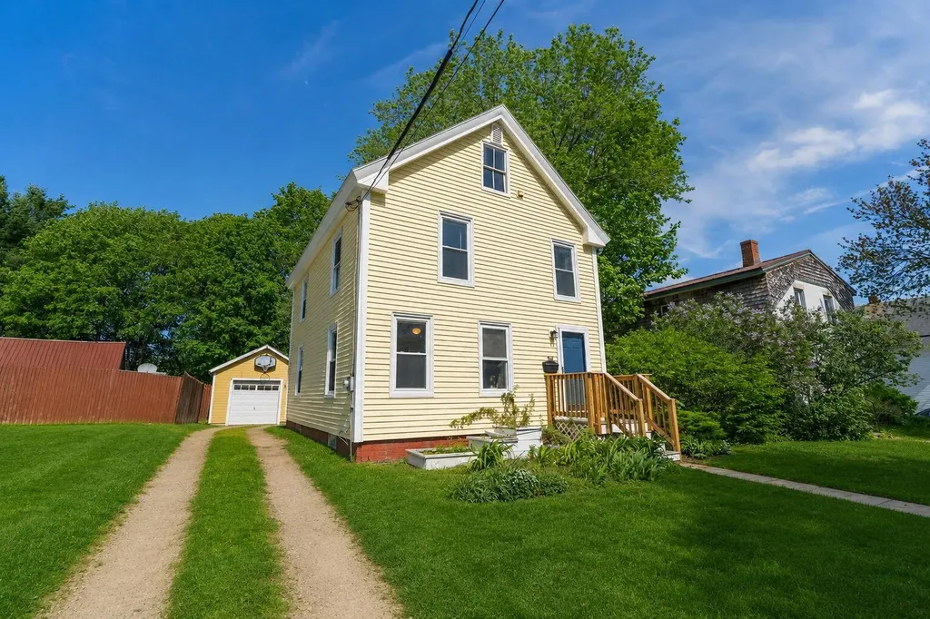 54 Chamberlain Street Brewer ME 04412