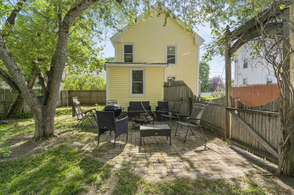 54 Chamberlain Street Brewer ME 04412