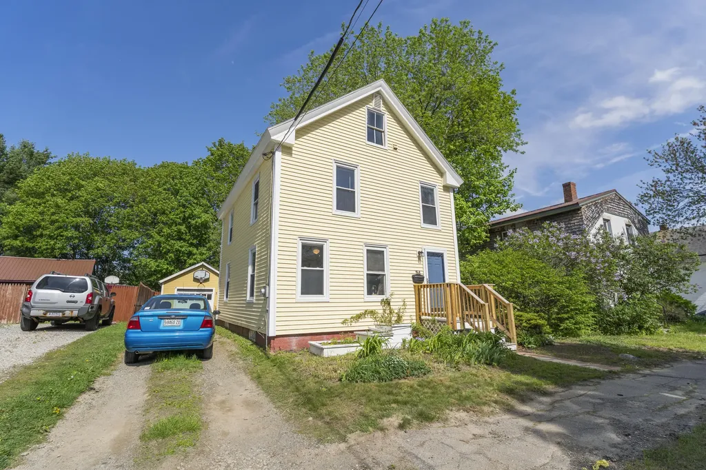 54 Chamberlain Street Brewer ME 04412