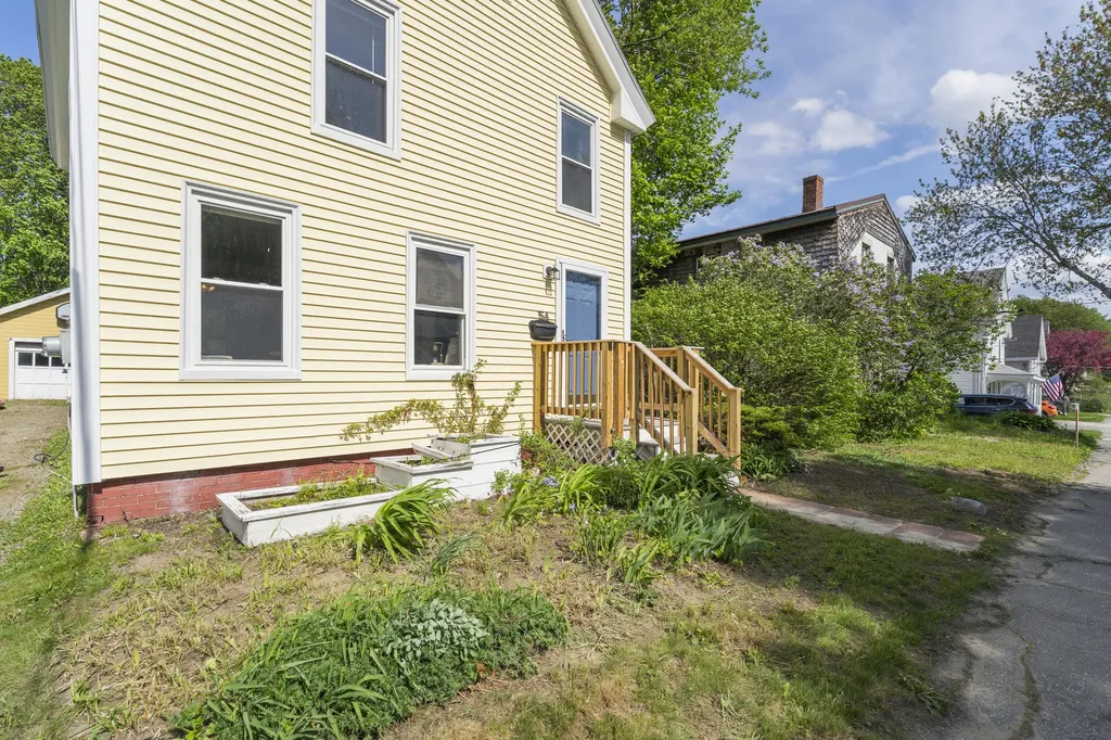 54 Chamberlain Street Brewer ME 04412