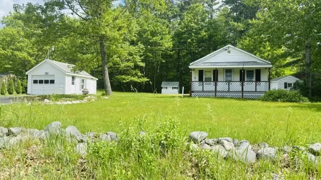 549 Roosevelt Trail Windham ME 04062